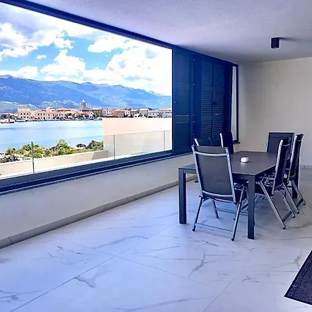 Διαμέρισμα Luxury Beachfront With Private Pool, *