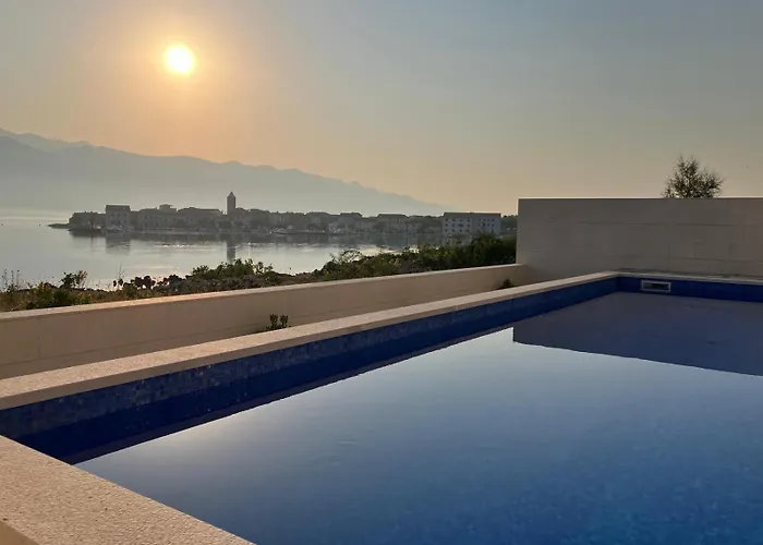 Διαμέρισμα Luxury Beachfront With Private Pool, *