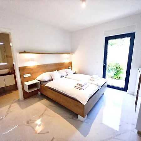 Apartman Luxury Beachfront With Private Pool, *