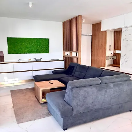 Luxury Beachfront With Private Pool, Apartman