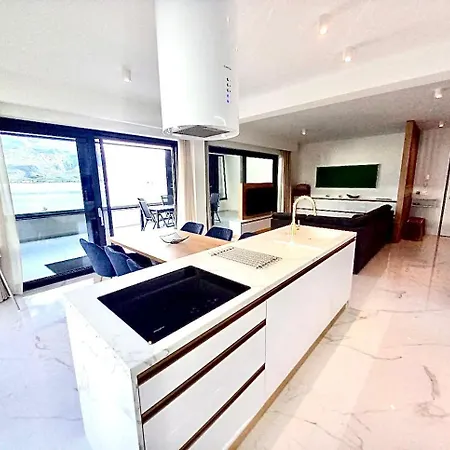 Luxury Beachfront With Private Pool, *