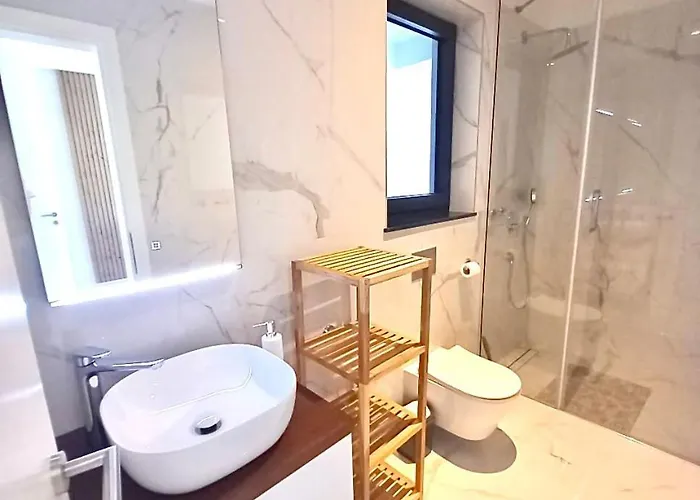 Luxury Beachfront With Private Pool, Vinjerac