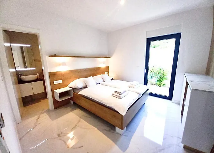 Apartman Luxury Beachfront With Private Pool, *