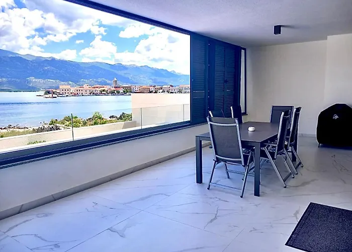 Apartman Luxury Beachfront With Private Pool, *