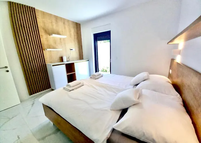 Apartman Luxury Beachfront With Private Pool, *