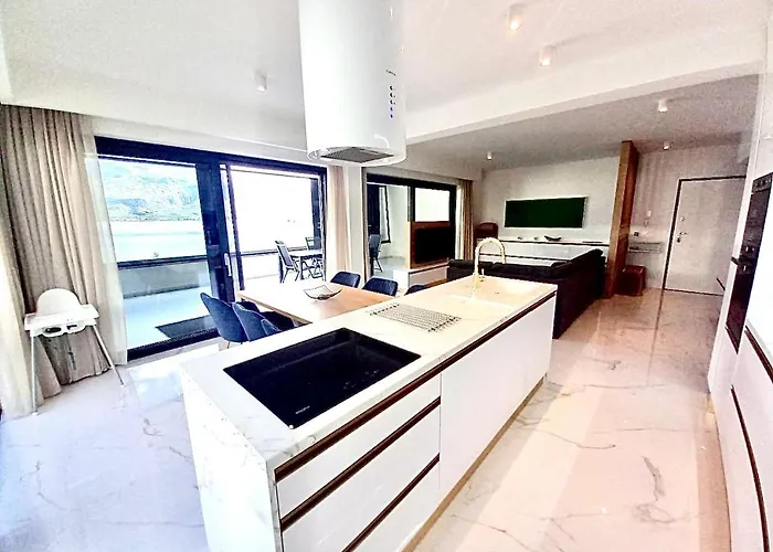 Luxury Beachfront With Private Pool, *